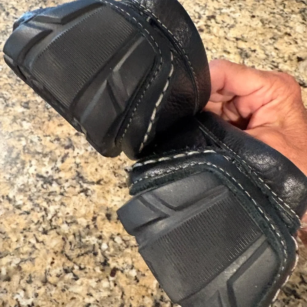 ▪️1901 Leather Slip On Loafers